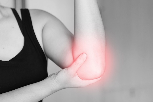 holistic-neck-pain-treatment-640x480-45870672.jpeg