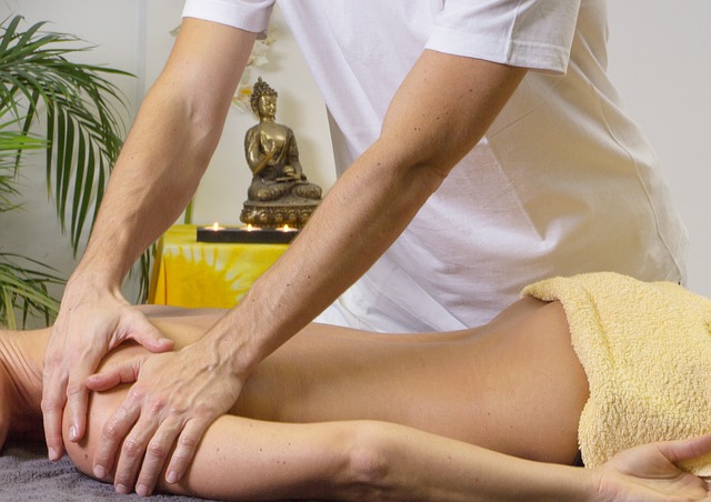 chiropractic-neck-pain-relief-640x480-4853450.jpeg