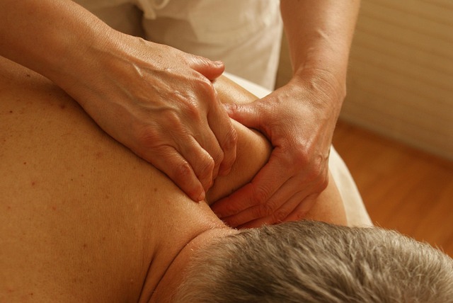 heat-therapy-for-pain-640x480-82303024.jpeg