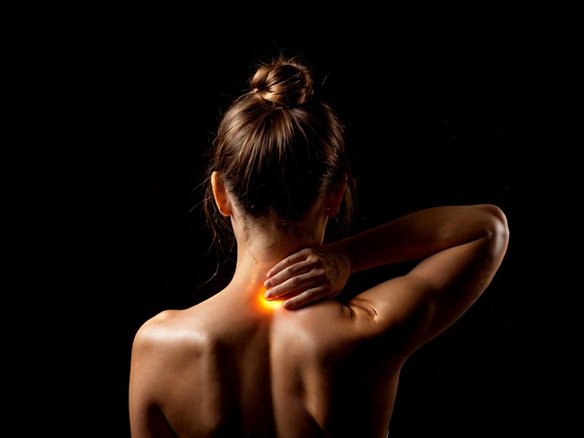 chiropractic-techniques-for-chronic-pain-640x480-76419976.jpeg