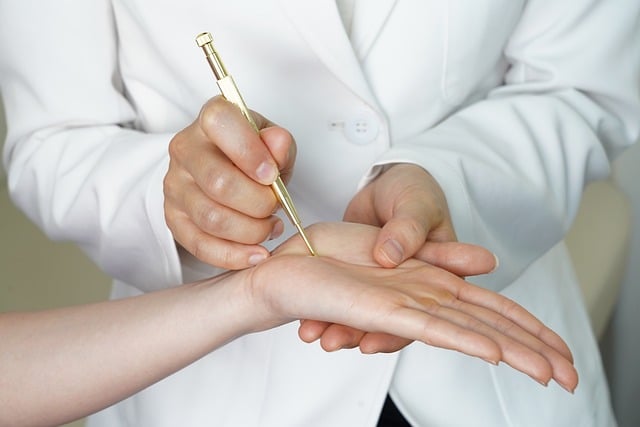 holistic-chiropractic-640x480-70076946.jpeg