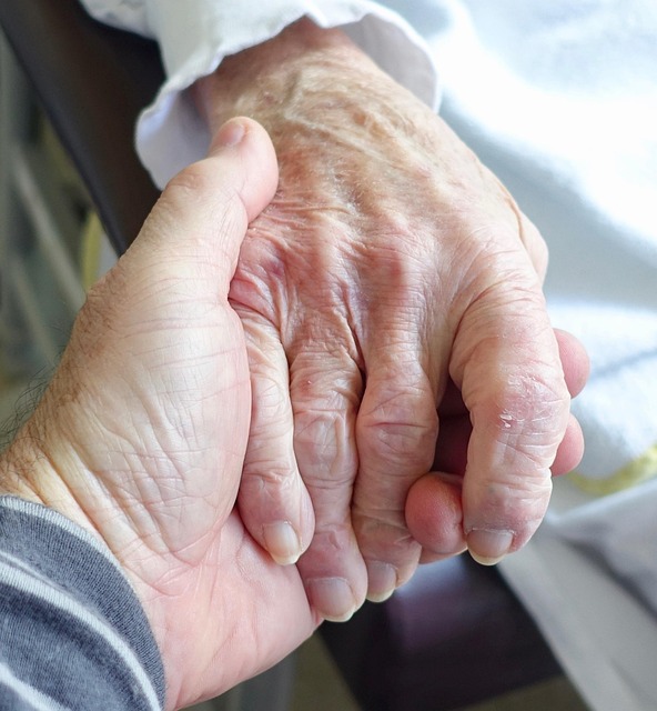 senior-chiropractic-care-640x480-1930344.jpeg